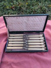 12  ANCIEN COUTEAUX DE TABLE A