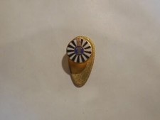 Pin's association table ronde