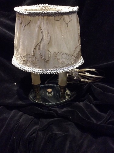 Ancienne petite lampe - ancienne,