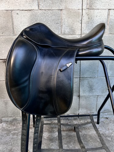 Equipe dressage saddle - equipe,