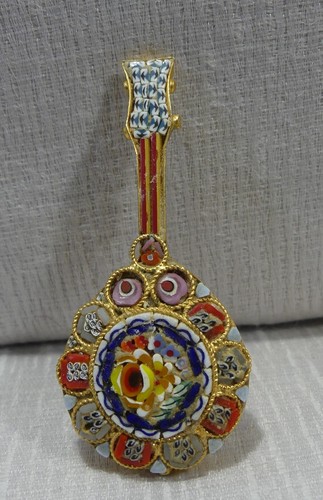 Broche ancienne micro