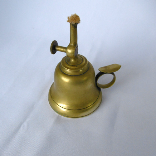 Ancienne lampe huile - a, rat