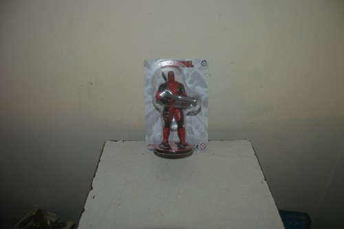 Figurine deadpool rouge - deadpool,