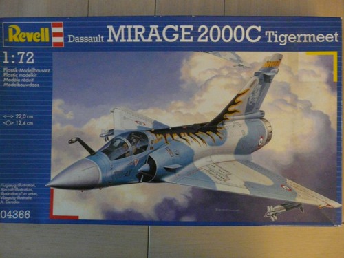 Maquette avion revell ref - 1/72,
