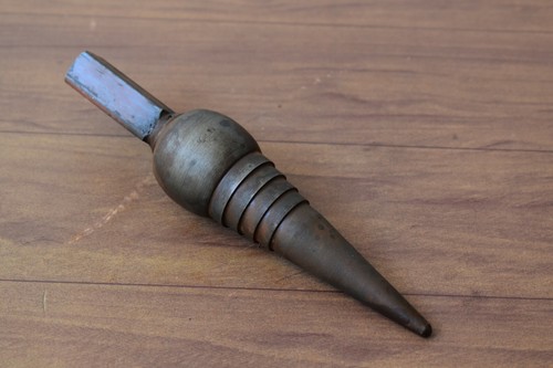 Ancien outil enclume - ancien, en