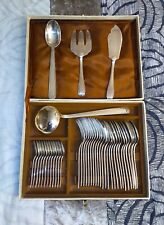 MENAGERE METAL BLANC 37 PIECES ET COUVERTS DE SERVICE A POISSON ART DECO