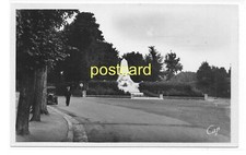 LONGWY. PLACE DU MONUMENT AUX