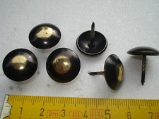 Clous de tapissier (25)