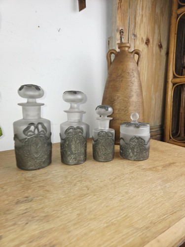 Set 4 flacons - 🧴,