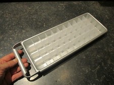 Ancien Grand Bac à 44 Glaçons Aluminium à Frigo de Bar Bistrot Traiteur Gite