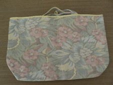 SAC A OUVRAGE TRICOT BRODERIE