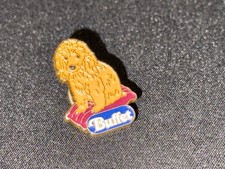 (Z9) PINS BADGE ENAMEL VINTAGE COLLECTION NOURRITURE PATEE CHIEN BUFFET