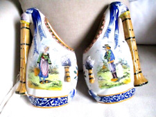 paire de  bouquetières formes Biniou HB QUIMPER breton et bretonne Ht 29 cm