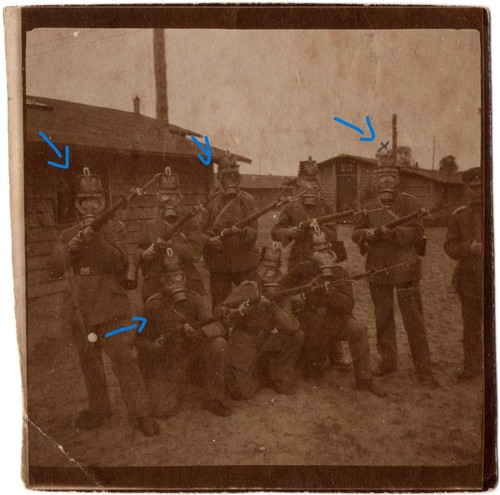 Gas masks with - with, tschako