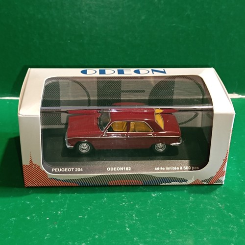 Peugeot 204 portes - 4, bordeaux