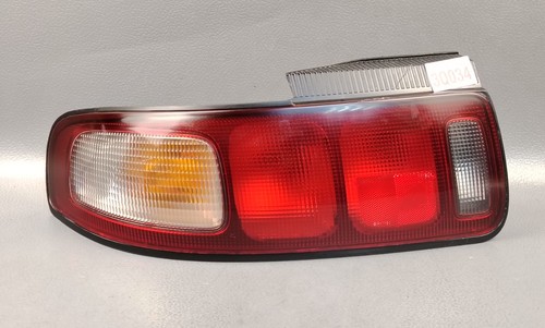 Feu arrière gauche toyota - feu,