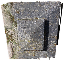 Dessus de pilier en pierre