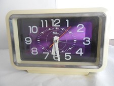 REVEIL FASHION ANNEE 70's fonctionne