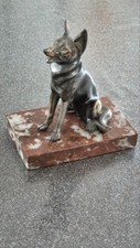 CHIEN BERGER ALLEMAND EN REGUL SIGNE "BAL" SUR UN SOCLE EN MARBRE ROSE DECO 1930