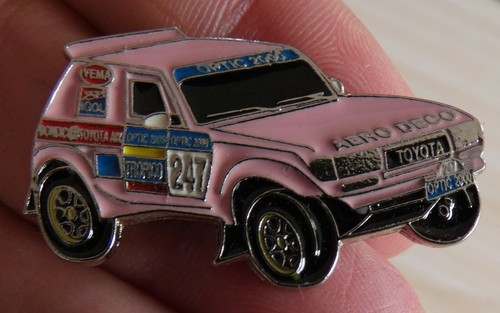 Beau pin 4 toyota - pin's,
