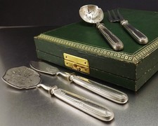 PUIFORCAT COUVERTS DE SERVIC A HORS D'OEUVRE ARGENT MASSIF ET METAL ARGENTE XIX°