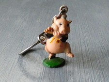 ancien porte clé JIM Disney cochon nouf nouf à la flûte