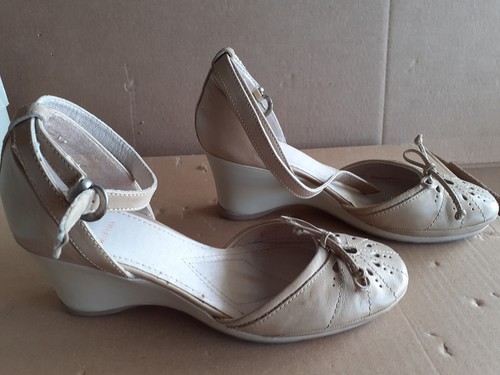 Chaussures pour femme beiges - , /