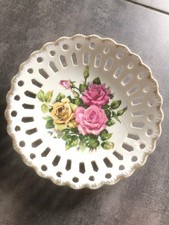 Coupelle plat en porcelaine ajouré ancien motif floral