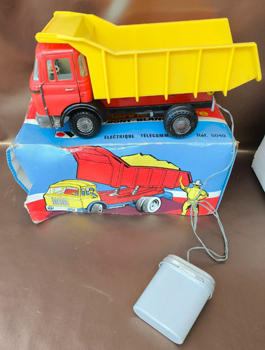 Camion benne carrière