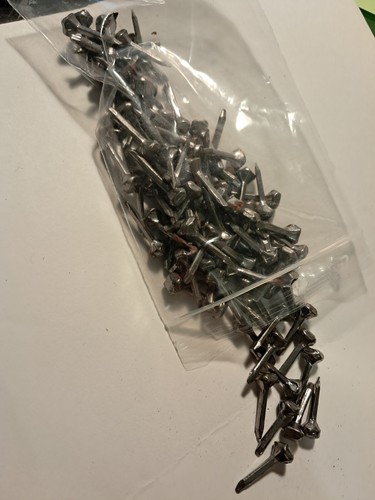 Lot 100 anciens clous - , mm