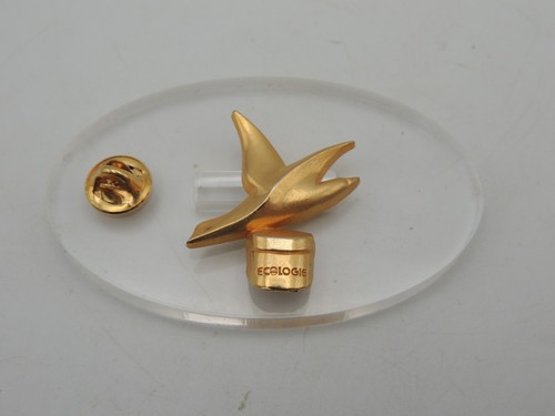 Pin parfum revlon - pin's,