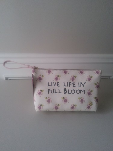 Nwt betsey johnson live life - nwt,