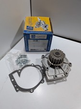 Pompe à eau Ford Focus II 2.5