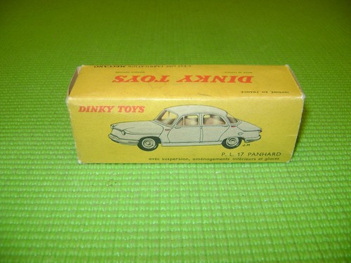 Dinky toys 547 - panhard, pl17