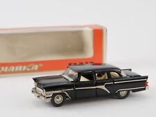 Voiture russe URSS Chaika Gaz