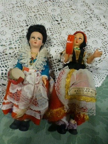 Lot poupées folkloriques - ,