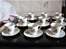 9 tasses & 9 soucoupes