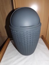 Poubelle de salle de bain ou de cuisine