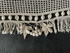 Linge Ancien Dessus De Commode Ou Cheminée Dentelle Et Franges Grappe De Raisin