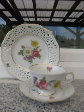 TASSE DE COLLECTION PORCELAINE AJOUREE décor FLEURS