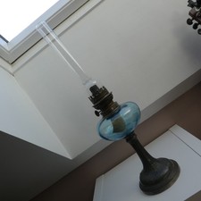 Ancienne Lampe à Pétrole en Verre Bleu authentique complète 30 121