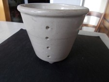 Ancienne faisselle, égouttoir