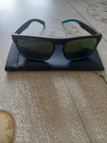 Vends lunettes soleil - vends,