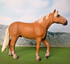 Figurine schleich : mâle étalon