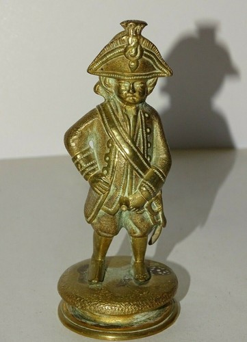 Statuette bronze enfant tenue - -statuette,