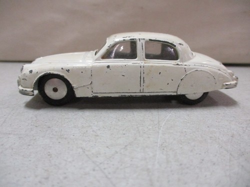 Corgi toys jaguar litre - jaguar, 24