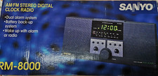 Radio-réveil vintage SANYO RM-8000 neuf dans son emballage d'origine