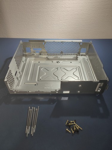 Coque inférieur métallique