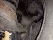 MOYEU DE ROUE AVANT DROITE /