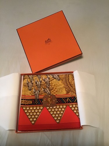 Carré hermès original or - hermès, l’or